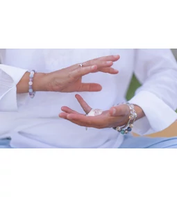 Az ásvány karkötők és a mindfulness: Hogyan segíthetnek a meditációban és a stresszkezelésben?